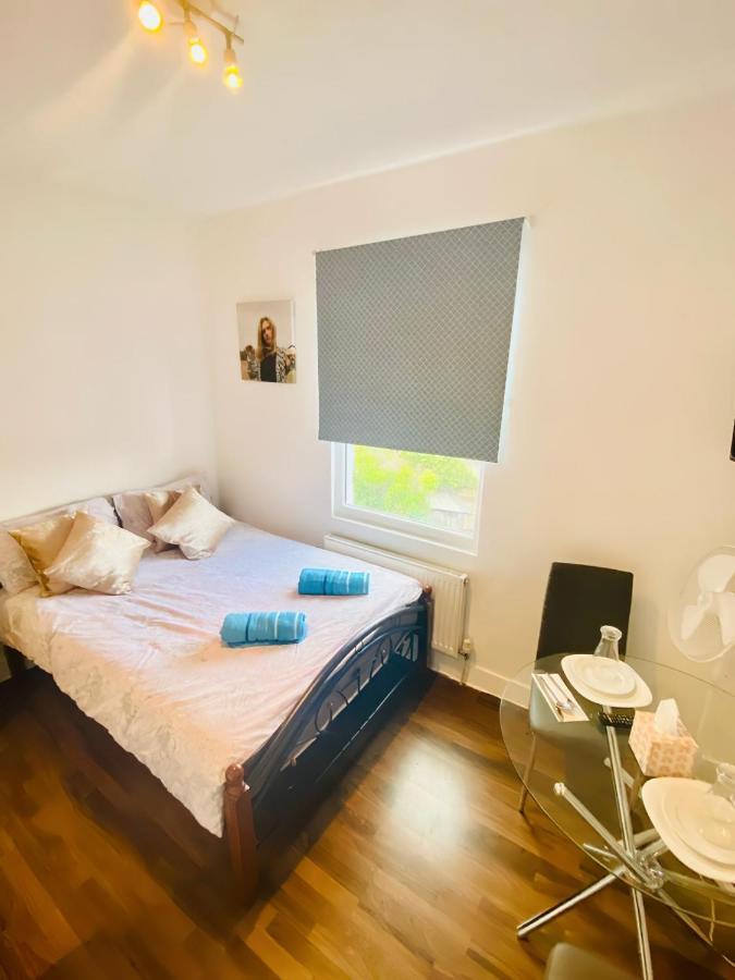 Appartement One Bed Studio Flat In Central Londres Extérieur photo