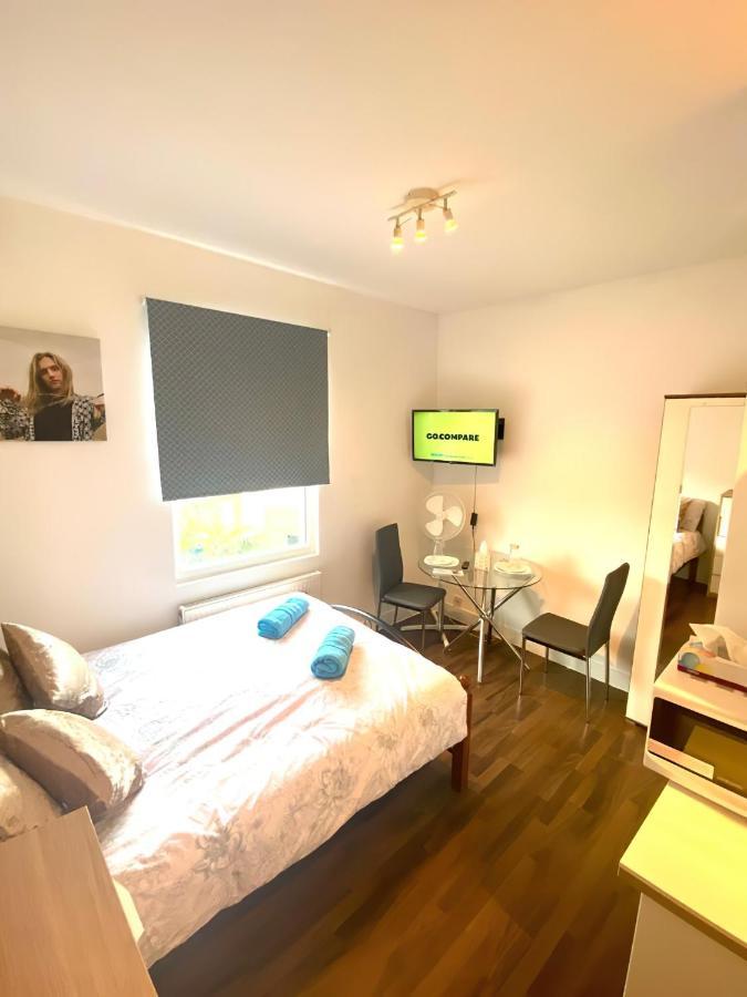 Appartement One Bed Studio Flat In Central Londres Extérieur photo