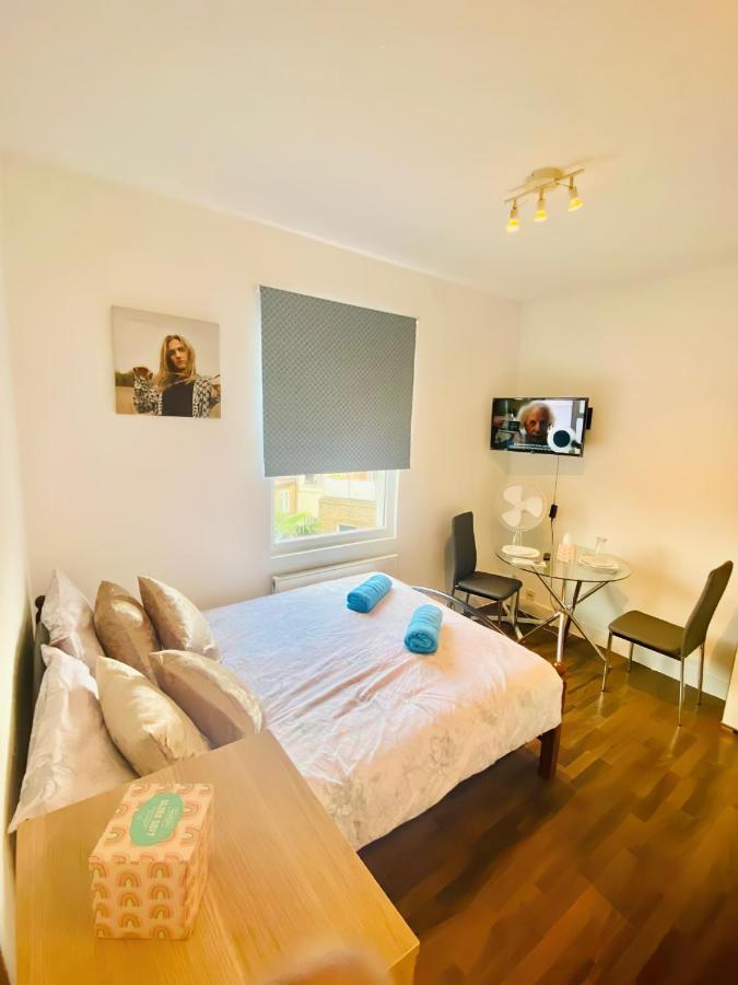 Appartement One Bed Studio Flat In Central Londres Extérieur photo